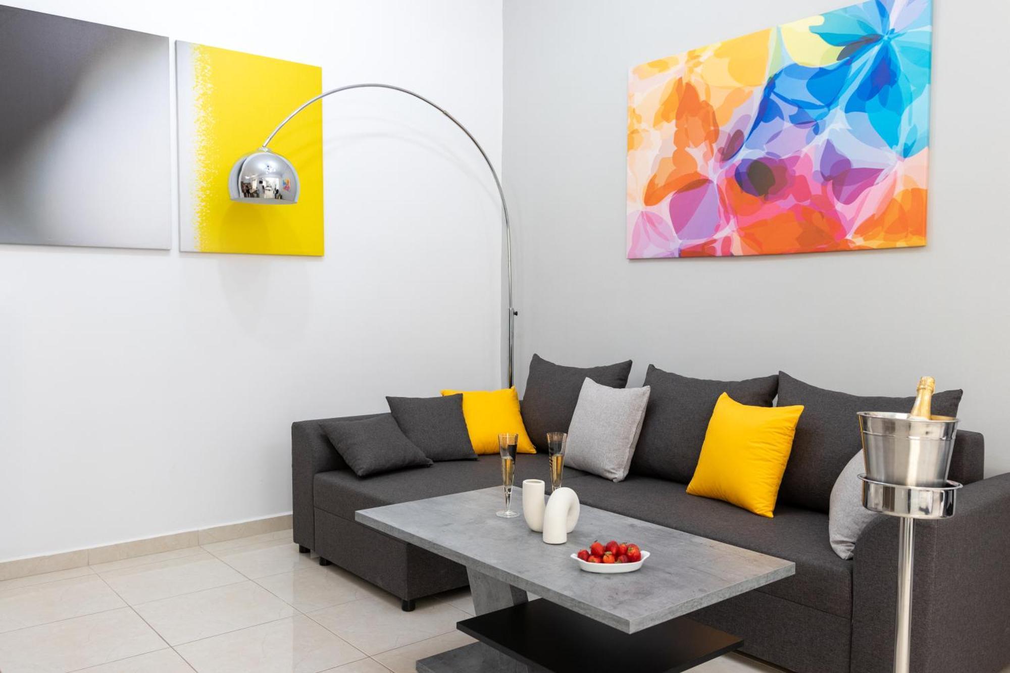 H4 Art Sparta Apartment Exterior photo