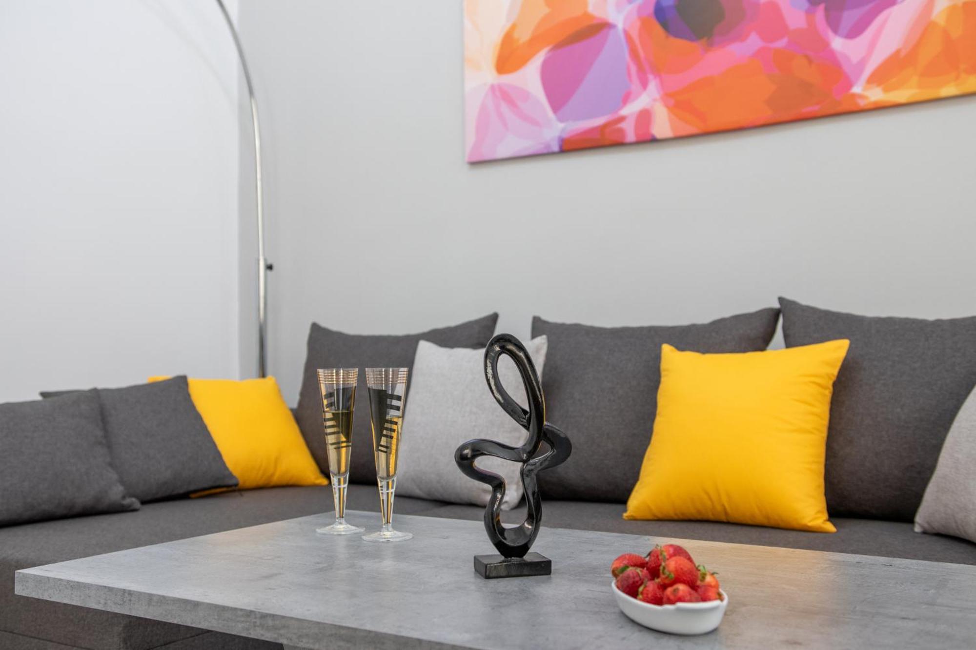 H4 Art Sparta Apartment Exterior photo